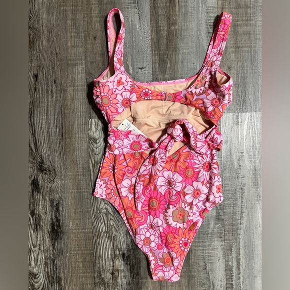 CUPSHE NWT women’s Floral Swimsuit Size Medium - Picture 4 of 6